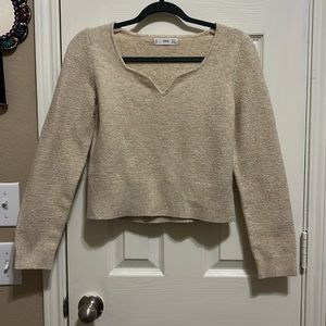Mango Women’s Size M Sweatheart V Neckline Sweater